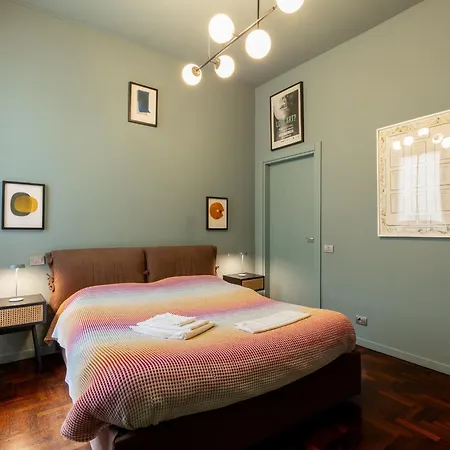 Cairoli E Garage Apartment *