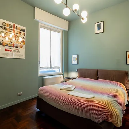 Cairoli E Garage Apartment Milan