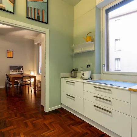 Cairoli E Garage Apartment Milan